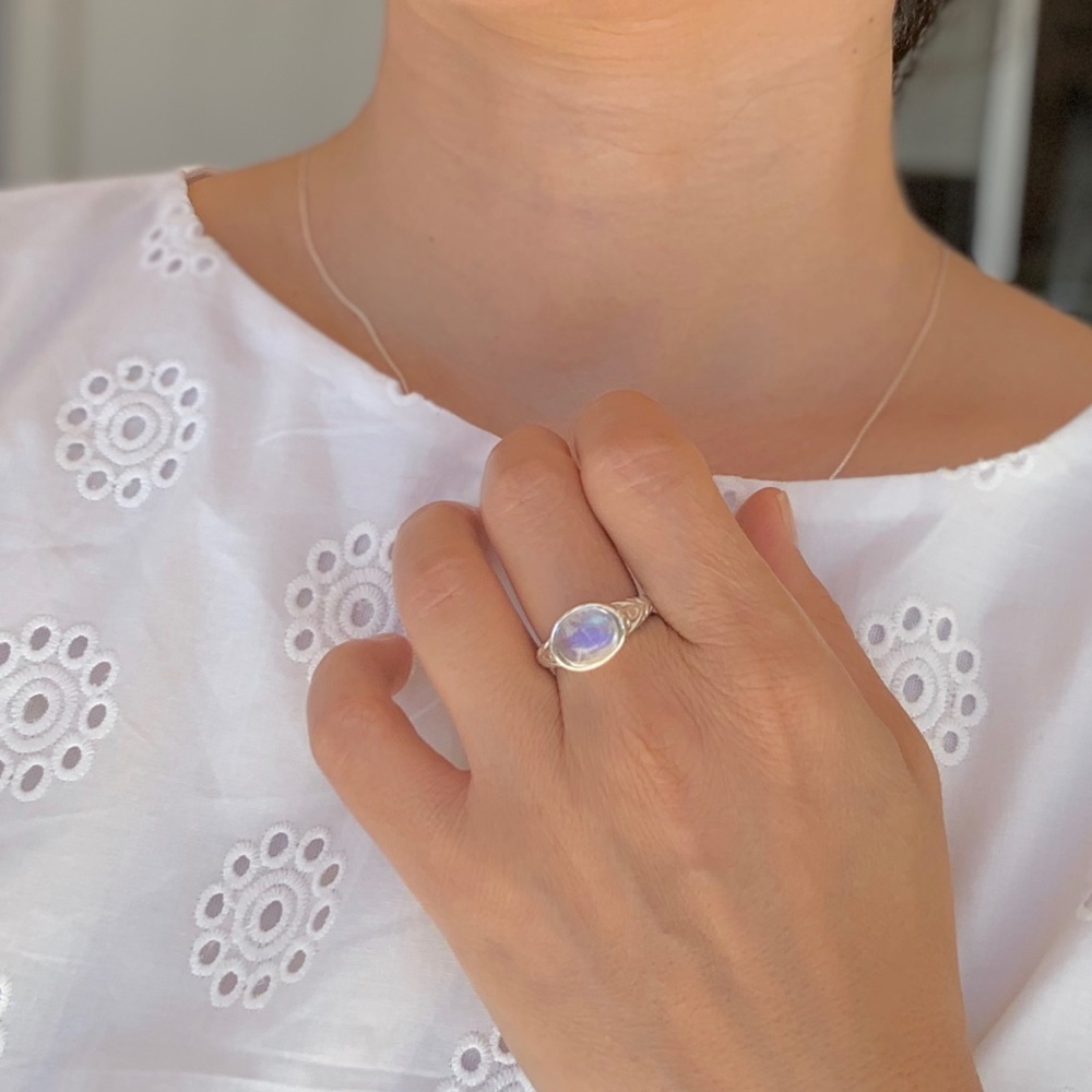 Exquisite Moonstone Ring Sterling Silver - Picture 7 of 8